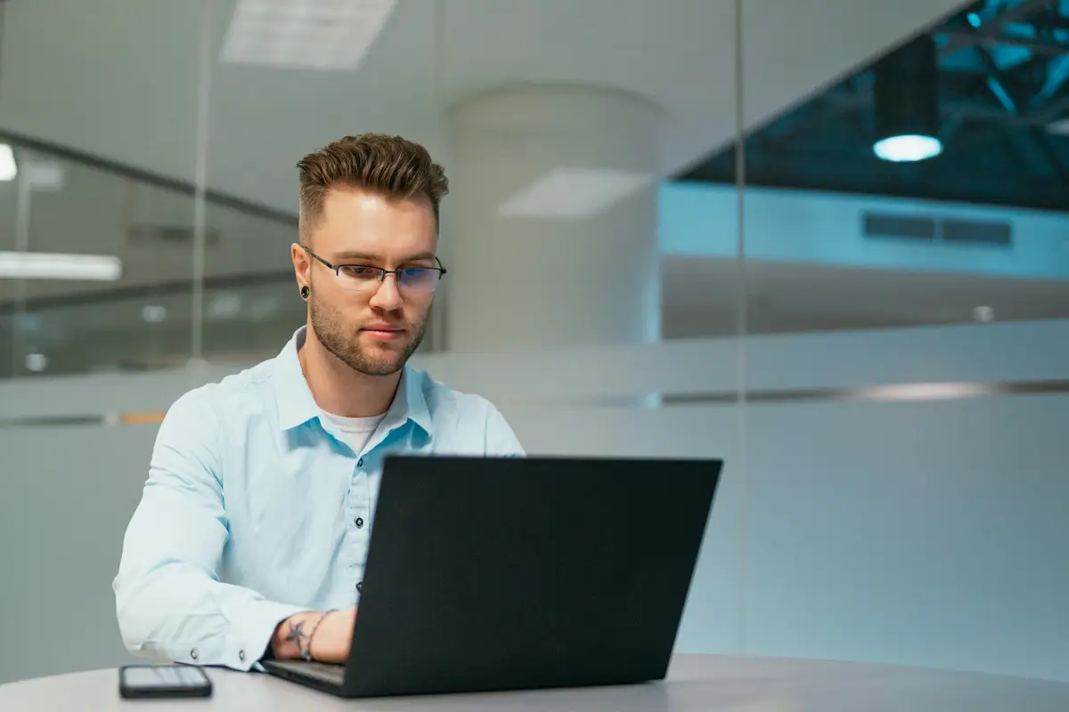 Pisanie na komputerze zamiast odręcznego listu